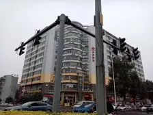 主山假日公寓 1室1厅 东