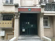 小区中间位置,带60平米花园,户型通透