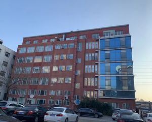 丰台六里桥·复式格局电梯房,落地阳台南向双卧,阳光充足。