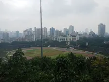 两路口桂花园电梯房出行方便,户型方正。