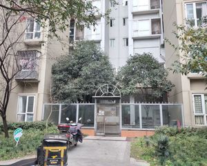 紫东梵谷1室1厅东南