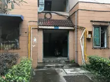 大渡口商圈旁,装修两房,户型方正