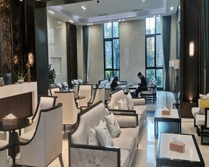 万达广场旁 南北通透精装修两居室 免大税