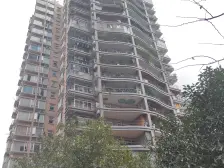 带楼顶花园的商圈两房出售,看房提前预约