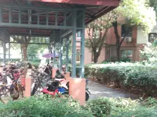 不靠马路.小区中间位置2房.诚意出售.随时报名