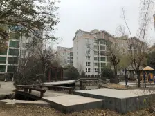 郑东新区 顶楼毛坯复式单价1.9万 带露台带车库