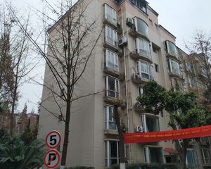 华阳滨河花园3室2厅东南