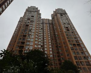 福地广场4室2厅南