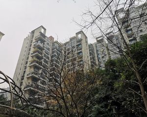 上行东方3室2厅东南