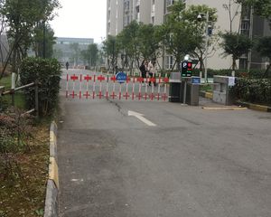 泰华锦城1室1厅东南南