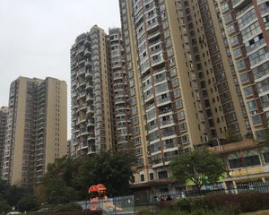 格兰玺城3室1厅东南