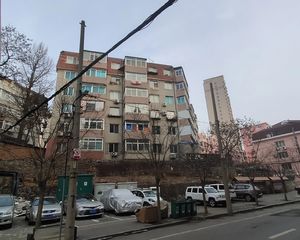 近秀月广场地铁口一室一厅户型规矩采光无遮挡