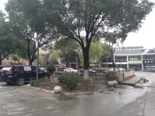 出售:双地铁口 精装顶楼复式 带大阳台 和28平汽车库