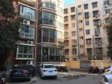 南阳路兴隆铺路 精装2005年 地铁口 采光充足