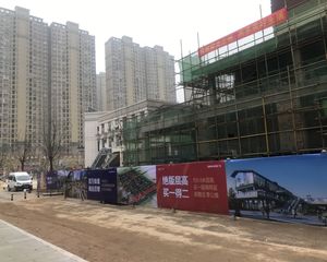 新华联精装4房中间楼层近砂之船近地铁口