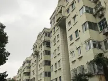 看房提前预约 中层三房两卫,生活配套一应俱全