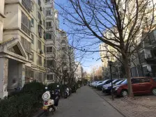 万达旁,低楼层二楼,公摊小,装修保持不错