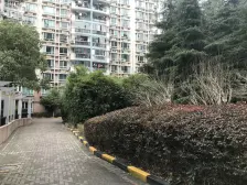 近地铁站,出行方便。生活舒适,配套齐全