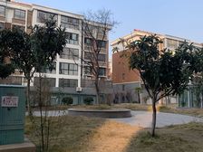 理想城多层洋房 精装修 三室130平 拎包住 有储藏室