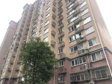 邻斤菜市场,买菜方便,满五年,南北通透户型。