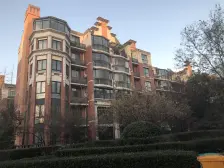 绿地老街一期 小区中间位置不临路 东边户自住装修