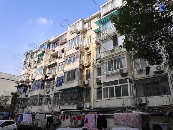 上中路100弄小区实景图