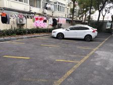 新上二房全新装修谈价空间大