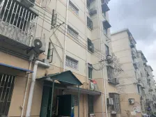 次顶楼 南北边套全明户型,厨卫朝北 客厅有窗