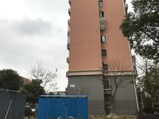 一梯两户,三房朝南,品质小区,居家装修,诚意出售