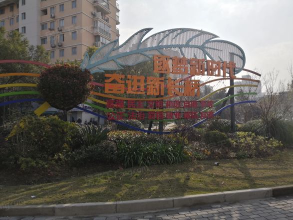 上中路100弄小区实景图