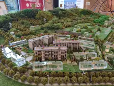 房子新,小区好全中庭,间距宽。正看狮子峰,风景如画