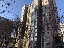 万达商圈 高档小区 两梯三户 双气通透两房带楼台