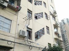 近 dt采光充足业主诚意出售,小区环境优美看房方便满五税少