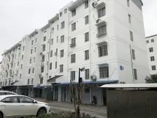 惠丰花园南区,小户型,3楼,带个车库,拆迁分的,当毛坯买