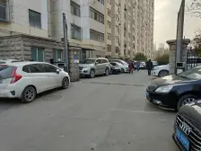 郑州火车站 西广场地铁口 低楼层温馨两室