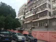 正规三居室,全天太阳,小区环境好房东诚心出售