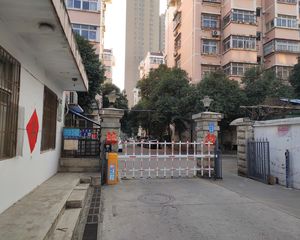 洛浦公园旁石化家属院刚需两室总价低