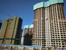 一楼带院带负一,院子方正,有车位