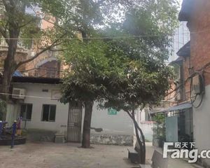 站小铁一中,精装修,户型结构好,业主诚心出售!