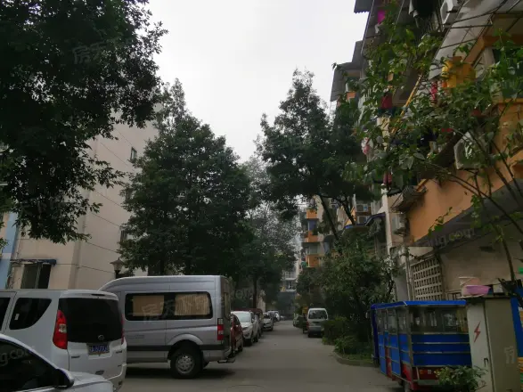 高攀路18号院实景图