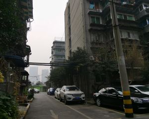 高攀路36号2室1厅南