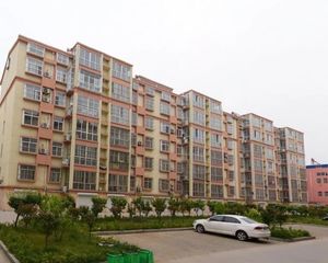 兴宇华府 116平三室两厅 证满二带储