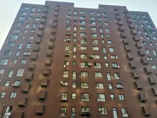 小区中间 采光视野好 装修保持好 客厅高房主打有阁楼