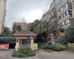 新界二期4室2厅西南东北