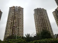 简约风格装修三房,住家舒适,朝小区中庭