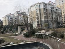 河畔花城 4室2厅 南 北