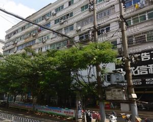 校厂北小区(华兴小区) 南北通透,采光好 视野好,诚心出售