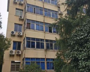 商圈成熟出则繁华入则安静业主诚心出售价位可谈.