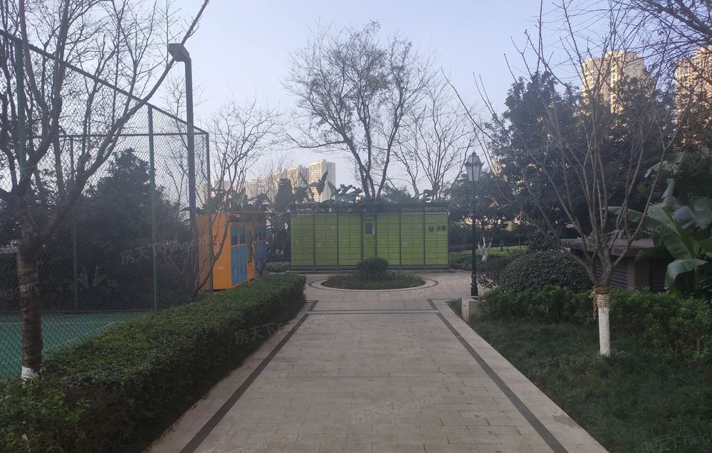 渝北区 融创凡尔赛领馆一期 二房 105万,重庆渝北照母山融创凡尔赛