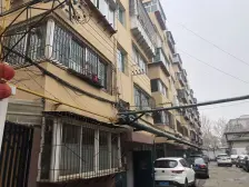 温馨三居室,装修干净整洁,东西朝向采光好